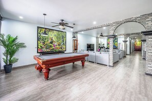 Games room - Jaco Beach Private 16 Bedroom Oceanfront Beach Home, Prime Location (Jacó)