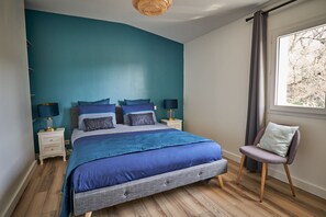 3 makuuhuonetta, silitysrauta/-lauta, vauvan matkasänky, ilmainen Wi-Fi