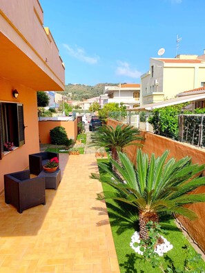 Terrace/patio - Piana Apartment (Carloforte)