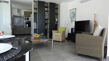 TV connectée, livres, chaßne hi-fi