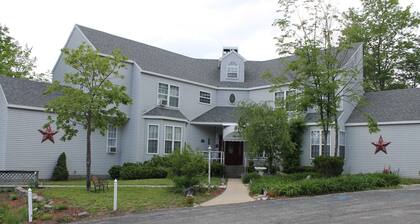 Happy Days and Nights - Petite Pearl