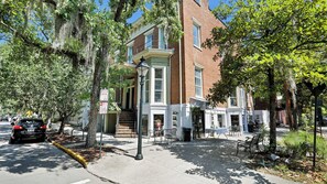 Exterior - Mayor McDonough's Mansion @Troup Square Sleeps 12 (Savannah)