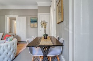 Dining - Mayor McDonough's Mansion @Troup Square Sleeps 12 (Savannah)