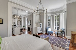 6 camere, Wi-Fi, lenzuola