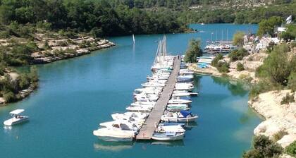 House T3 with beautiful lake view.