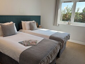Twin Room, Accessible, Ensuite | Bathroom - River Haven Hotel (Rye)