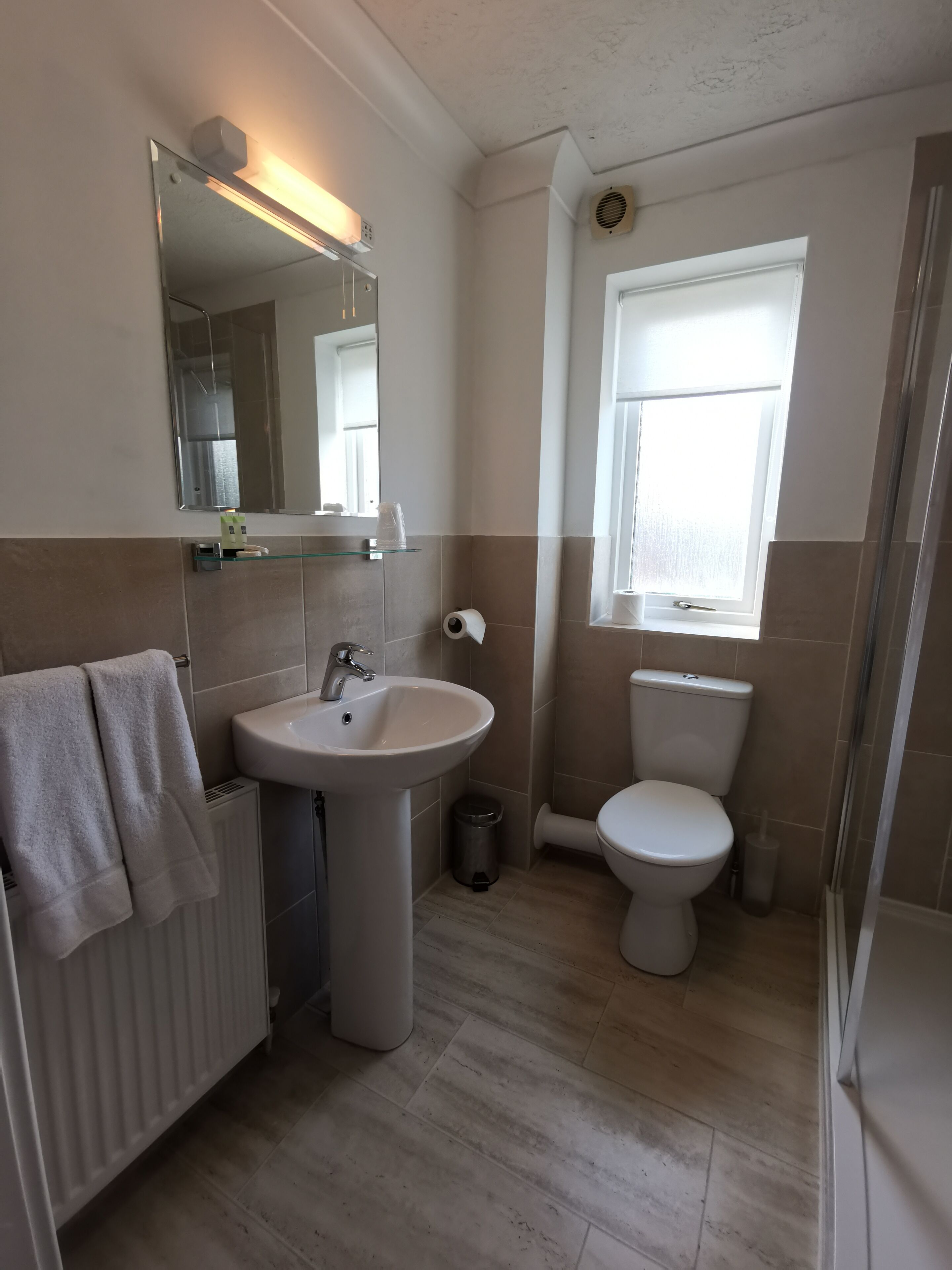 standard double room, accessible, ensuite | bathroom