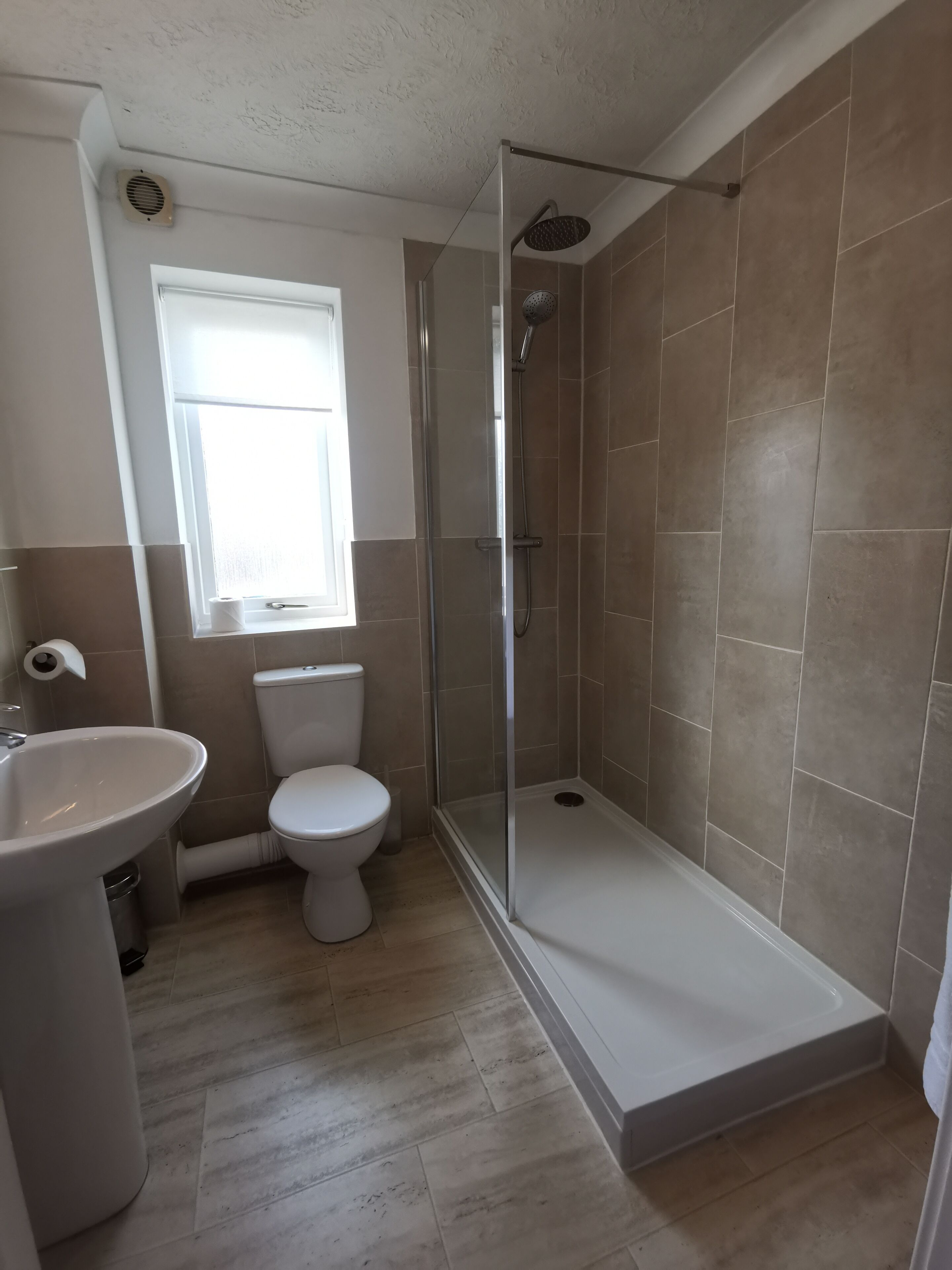 standard double room, accessible, ensuite | bathroom