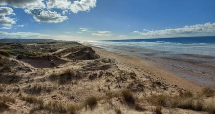 L' Etoile Bleue, 6 mns sea, Port Bail area, charming house, 5 persons