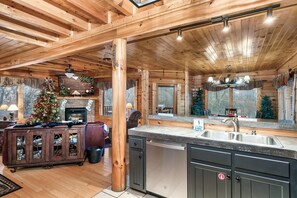 المنشأة من الداخل