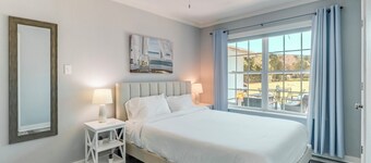 RELAXING & QUIET! Walk to Beach, Large Patio, Big Fenced Yard, Pet Friendly