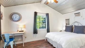 6 bedrooms, free WiFi, bed sheets