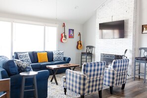 Smart TV - Spacious Relaxing Nashville Home (Nashville)