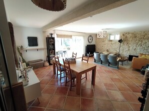 Dining - Villa with swimming pool located in a condominium near Béziers (Béziers)