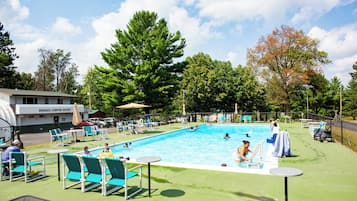 Children’s play area – outdoor