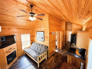 Deluxe Cabin | Free WiFi