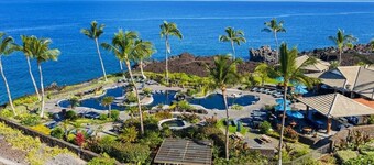 2-Suite Villa with Fairway & partial Ocean views - Stocked Like you're at home.