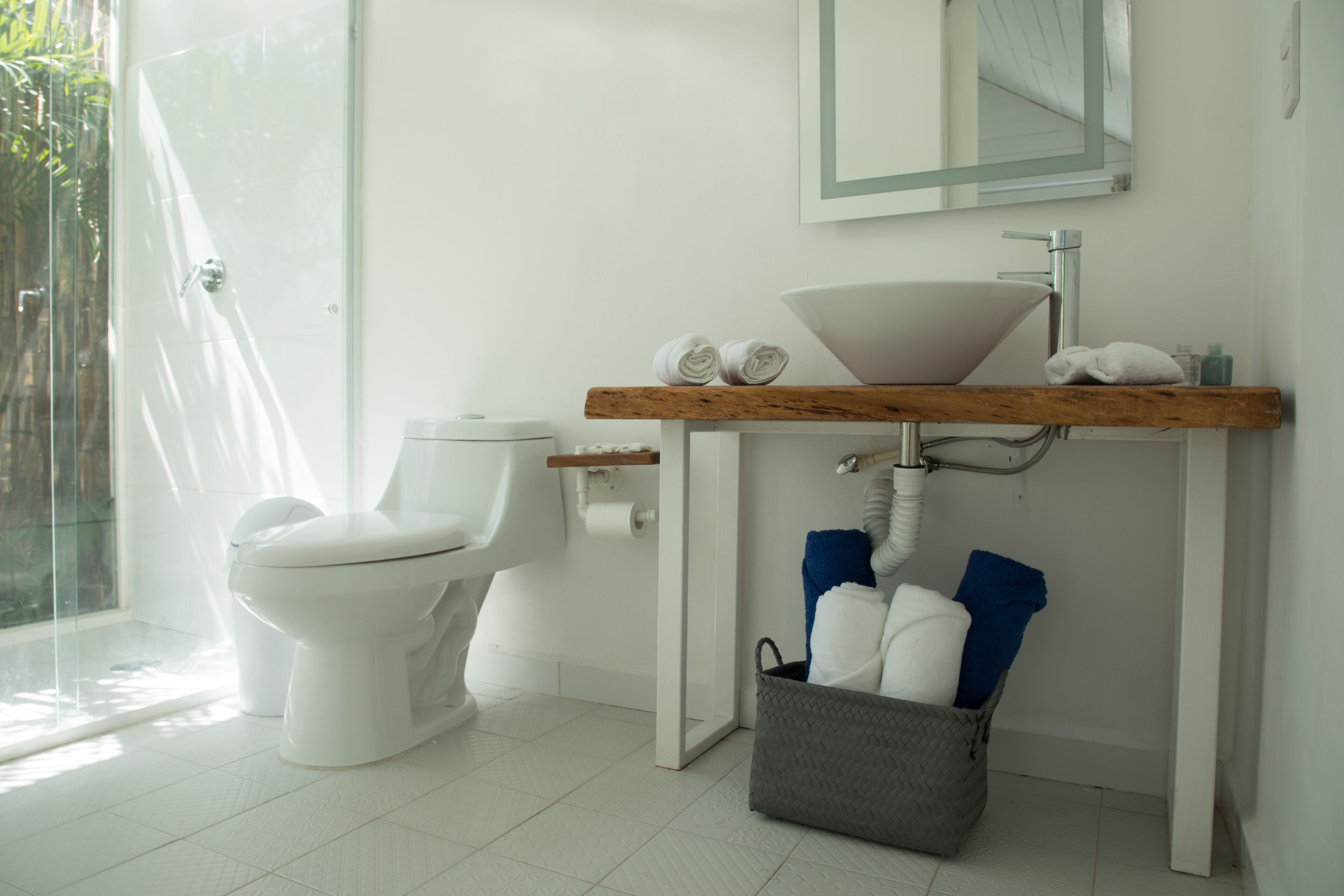 deluxe cabin | in-room safe, iron/ironing board, bed sheets