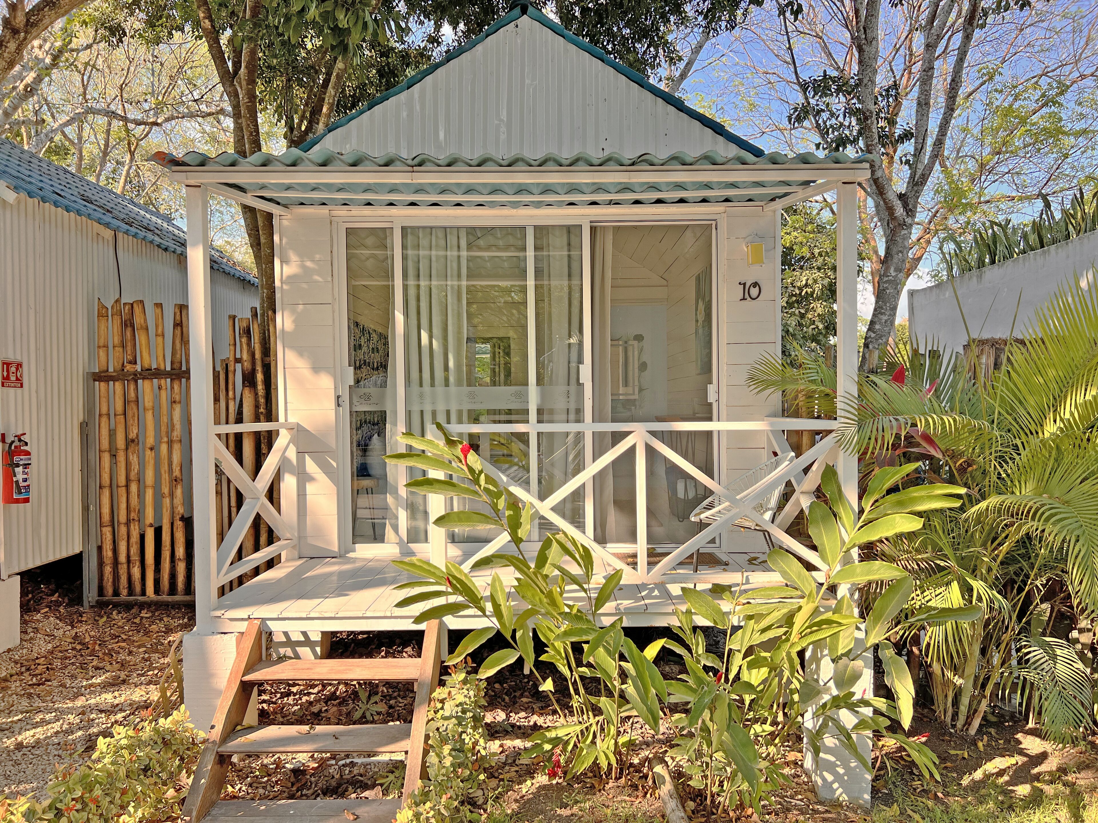 deluxe cabin | terrace/patio