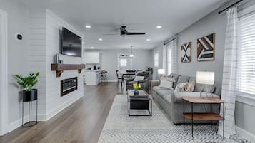 TV, fireplace