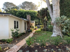 Property grounds - Ranch Style, Private Home Near La Jolla Shores - Walk to dining, shops, beach (San Diego)