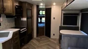 Standard Cottage | Living area | 32-inch Smart TV with satellite channels, TV