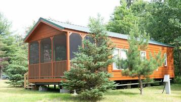 Deluxe Cabin | 2 bedrooms, free WiFi