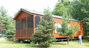 2 bedrooms, free WiFi - Bonanza Camping Resort (Wisconsin Dells)