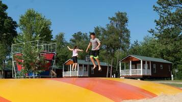 Children’s play area – outdoor