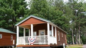 Standard Cabin | 2 bedrooms, free WiFi