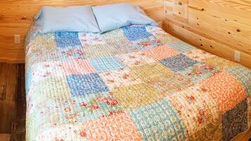 Deluxe Cabin | 2 bedrooms, free WiFi