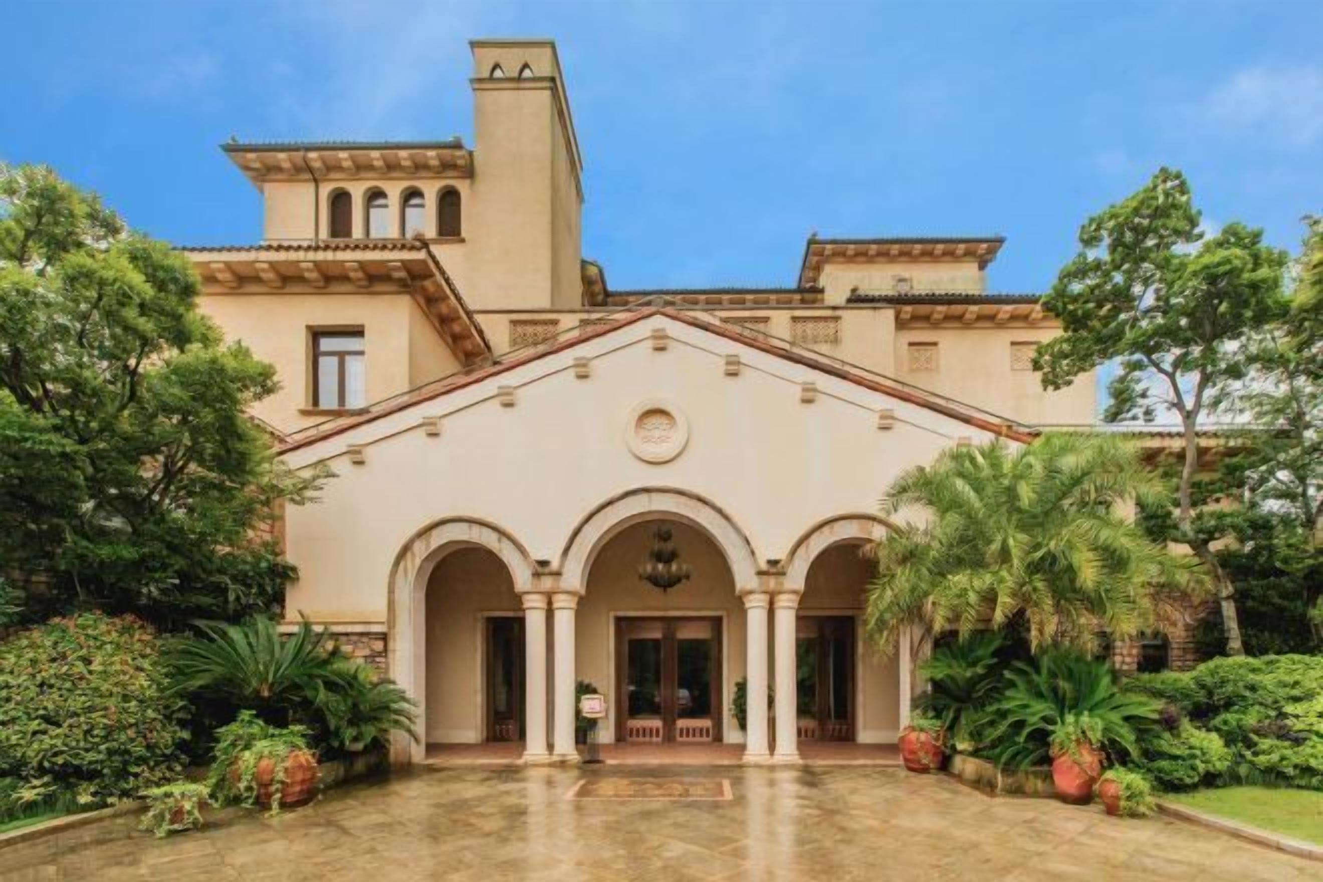 المنشأة من الخارج