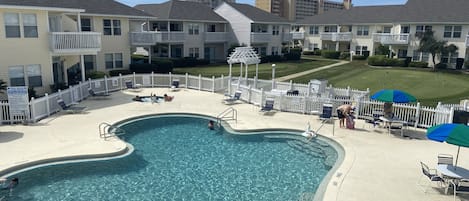 屋外プール、温水プール