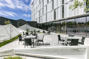 Tempat makan outdoor