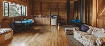 Eco-Friendly River Retreat in Inglewood