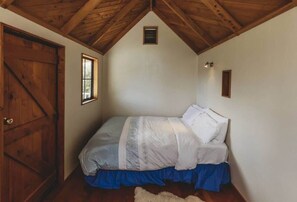 3 bedrooms, bed sheets