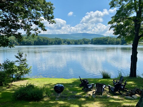 Lakefront Retreat on Robinson Pond - Stunning Sunrise