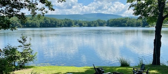 Lakefront Retreat on Robinson Pond - Stunning Sunrise