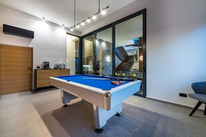 Games room - Villa Emotha-Five Bedroom villa with Pool (Korcula)
