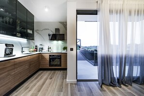 Fridge, microwave, oven, stovetop