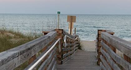 "Beach Sweet" Slightly over a block to Ocean!! 1st floor, no stairs to climb.