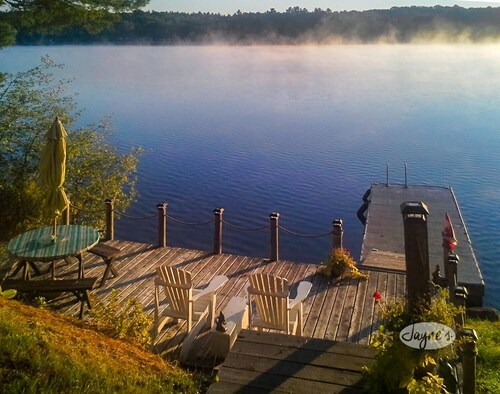 4 bedroom, 4 bath, Quiet Butterfly Lake! Port Carling! Cozy & Spacious!