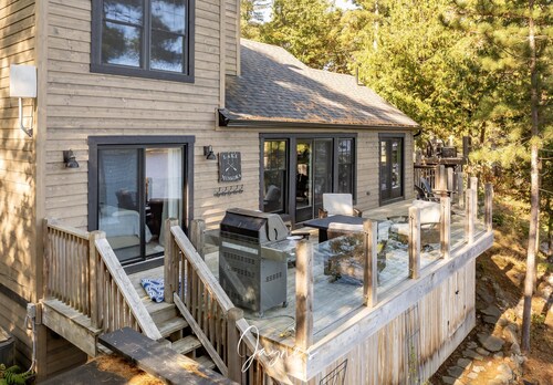 3+ bdrm, 3 bath, Bunkie, Luxury, Lake Muskoka, Miles of boating on the Big 3!