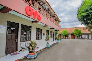 Exterior - OYO 3277 Inayah Pkpri Hotel Syariah (Serang)
