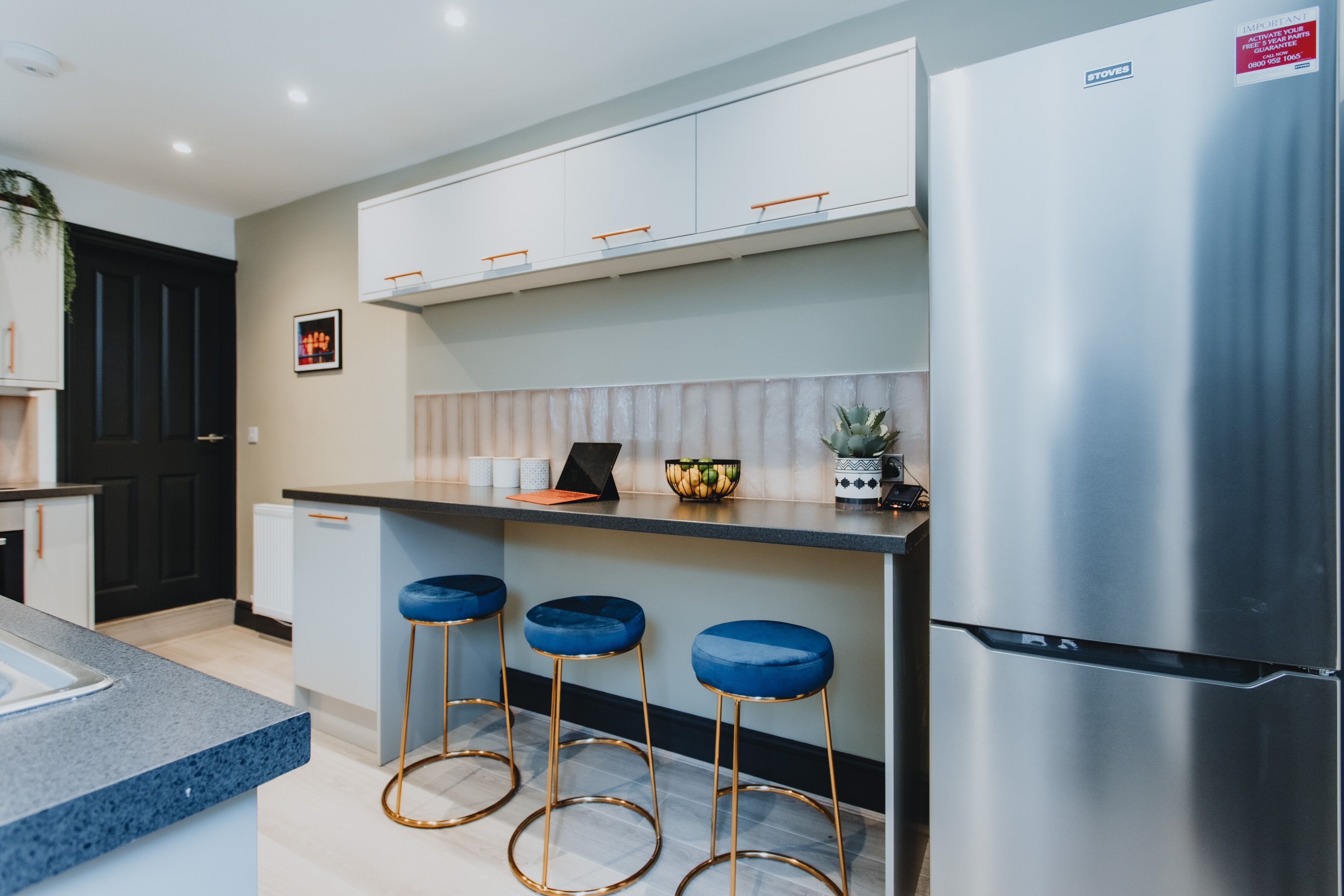 Townhome | Private kitchen | Fridge, microwave, oven, stovetop
