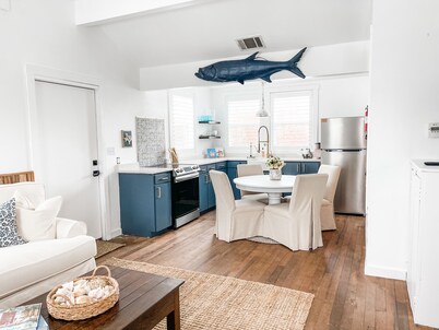 Dune Our Thing - Private Beach Cottage in heart of Old Town with Heated Pool