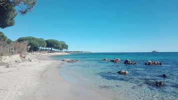 Una playa cerca