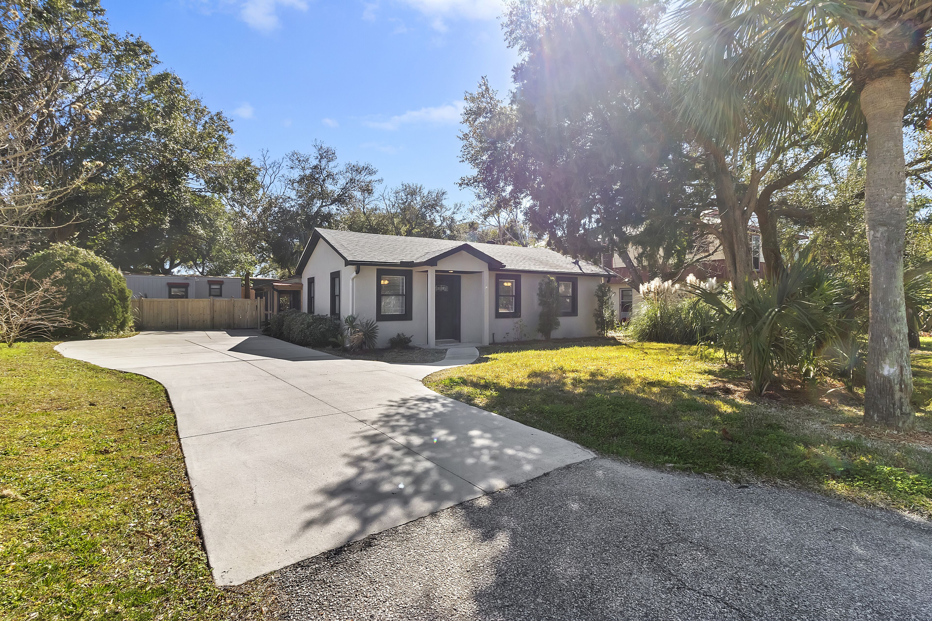 Beachy Isle of Palms Bungalow in A+ Condition!