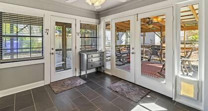 Beachy Isle of Palms Bungalow in A+ Condition!