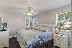 2 bedrooms, iron/ironing board, WiFi, bed sheets - Beachy Isle of Palms Bungalow in A+ Condition! (Isle of Palms)